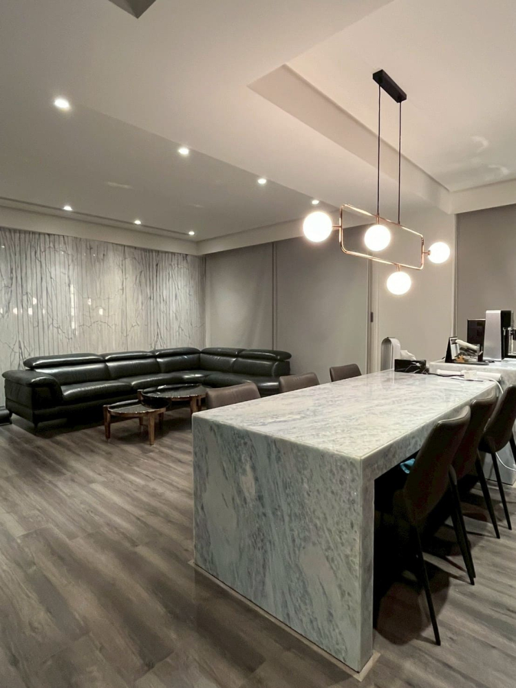 LINE_ALBUM_大理石先生家_251202_10