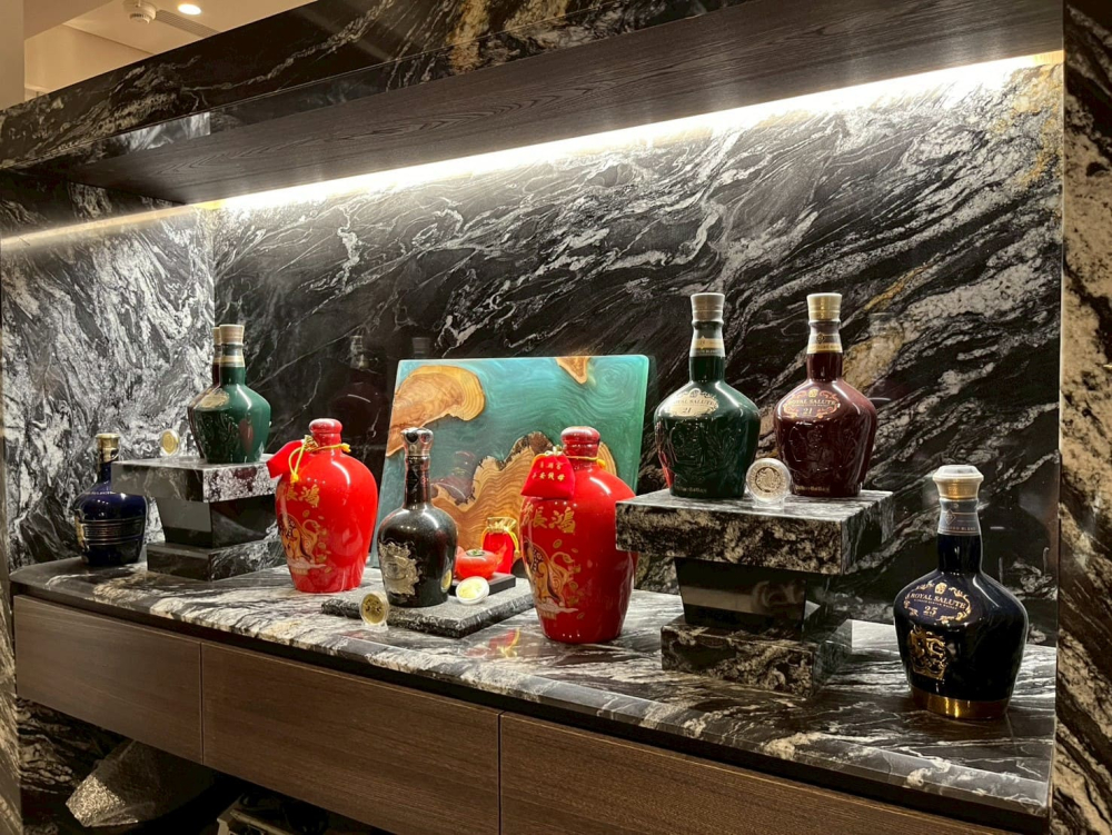 LINE_ALBUM_大理石先生家_251202_3