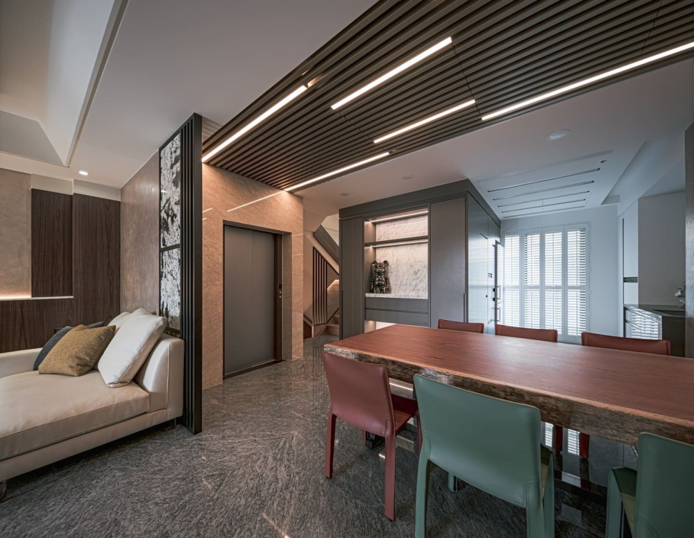 LINE_ALBUM_大甲透天別墅_251127_4