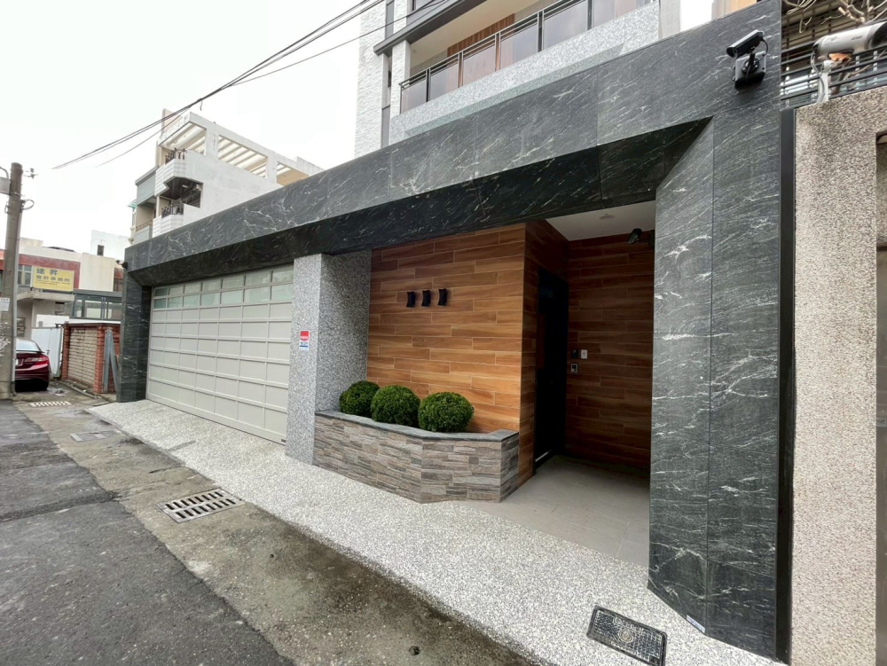 LINE_ALBUM_彰化透天別墅_251127_1