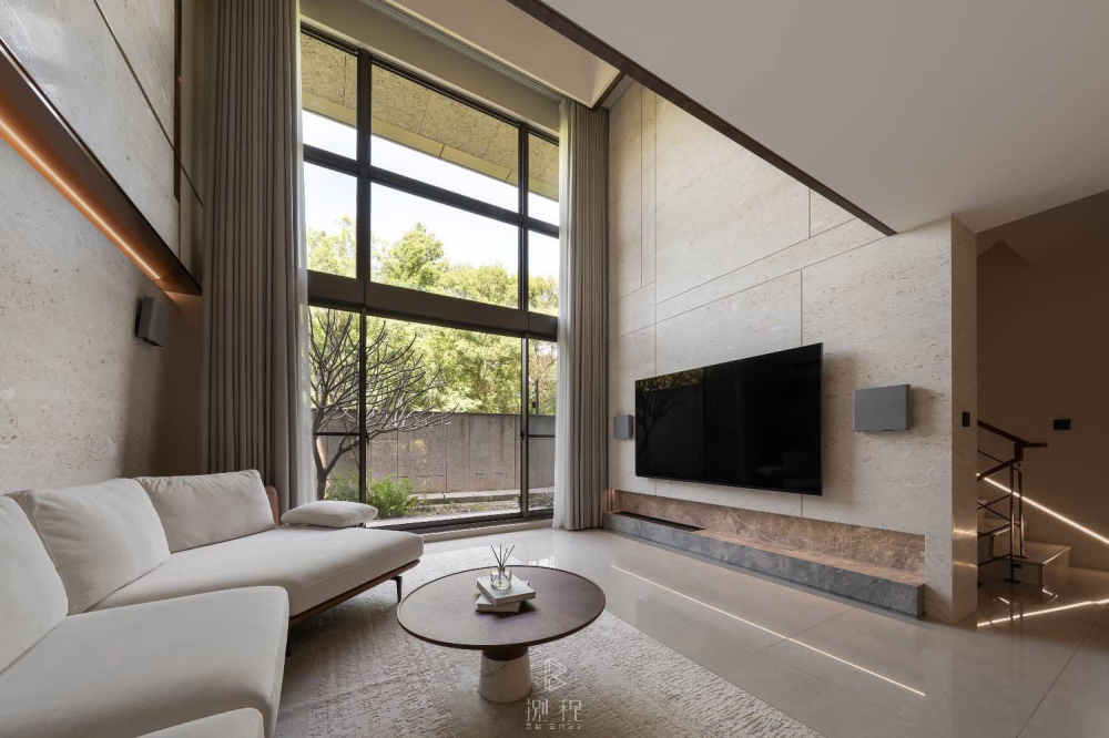 LINE_ALBUM_逸瓏山_251202_8